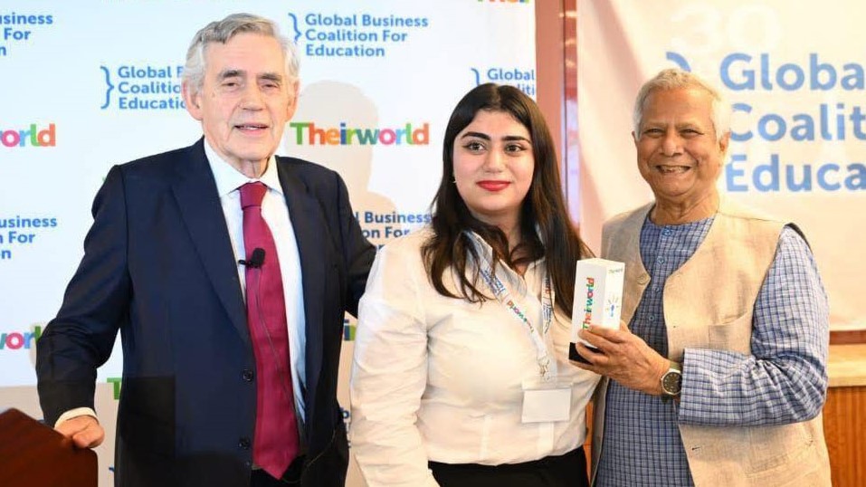 ড. ইউনূস পেলেন ‘আনলক বিগ চেঞ্জ অ্যাওয়ার্ড’